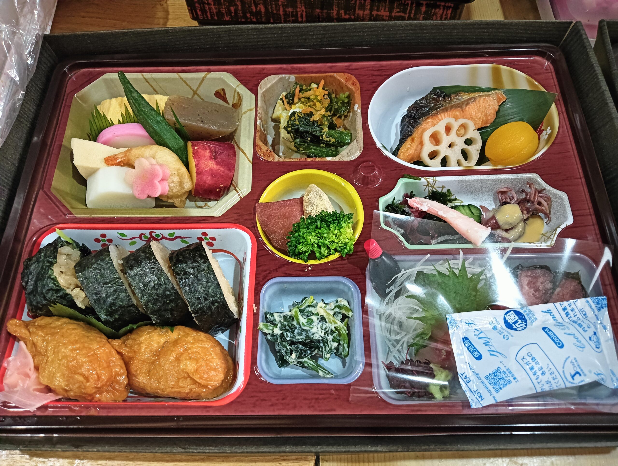 3240円税込の幕の内弁当　